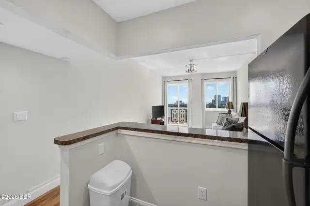 Listing Photo 9
