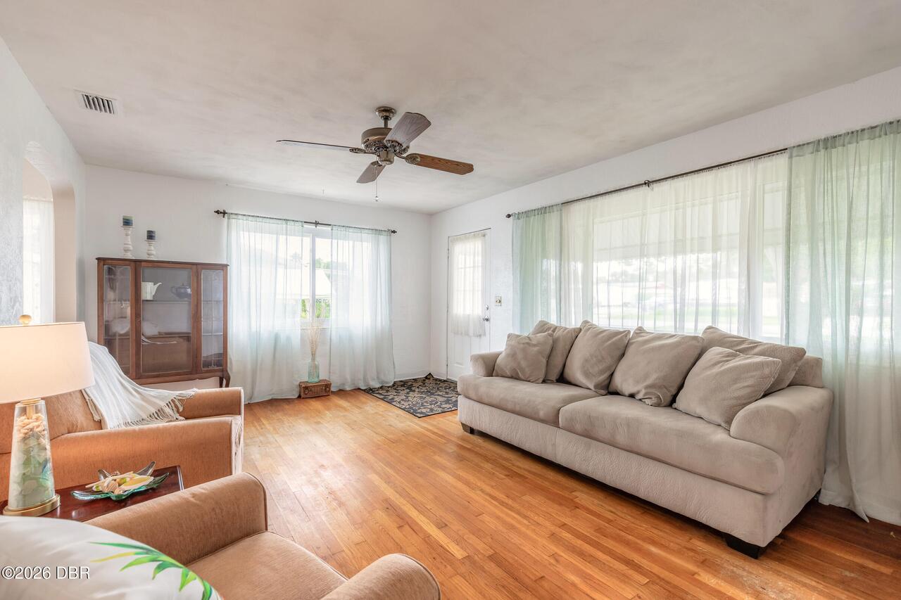 Listing Photo 7
