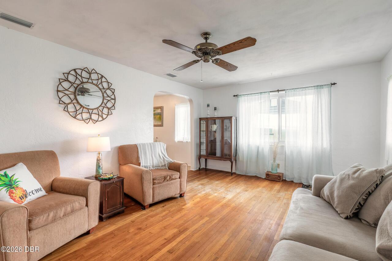 Listing Photo 8
