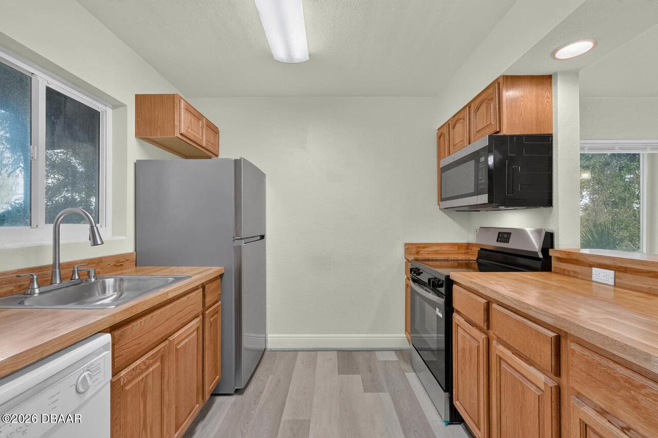Listing Photo 9