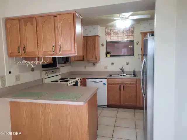 Listing Photo 10