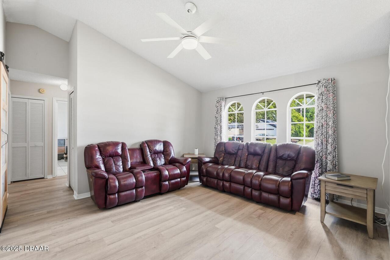 Listing Photo 7