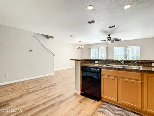 Listing Photo 7