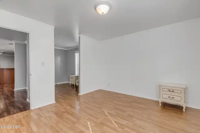 Listing Photo 6