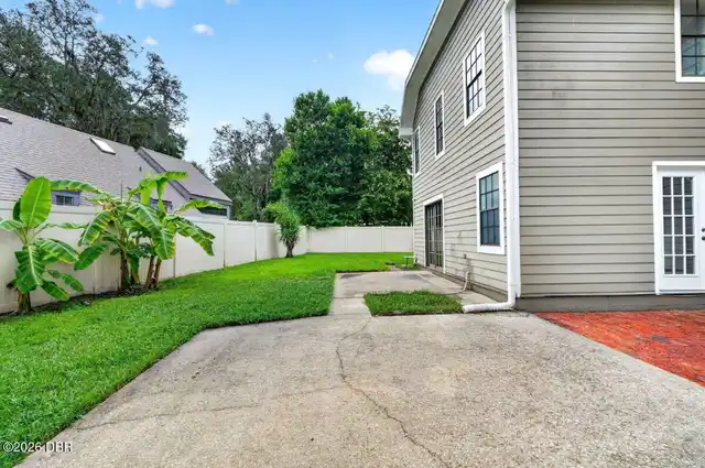 Listing Photo 8