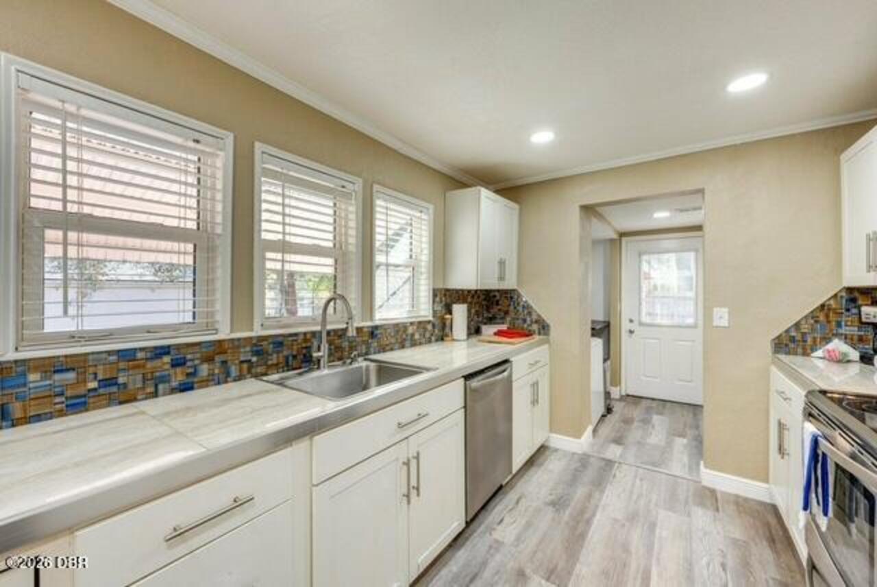 Listing Photo 9