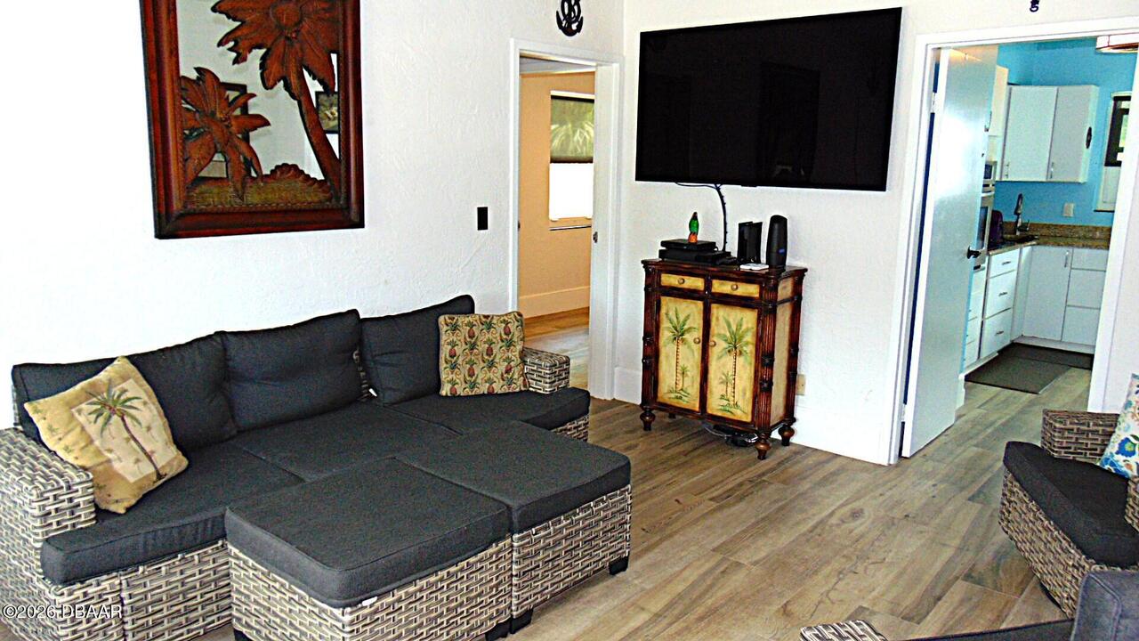 Listing Photo 11