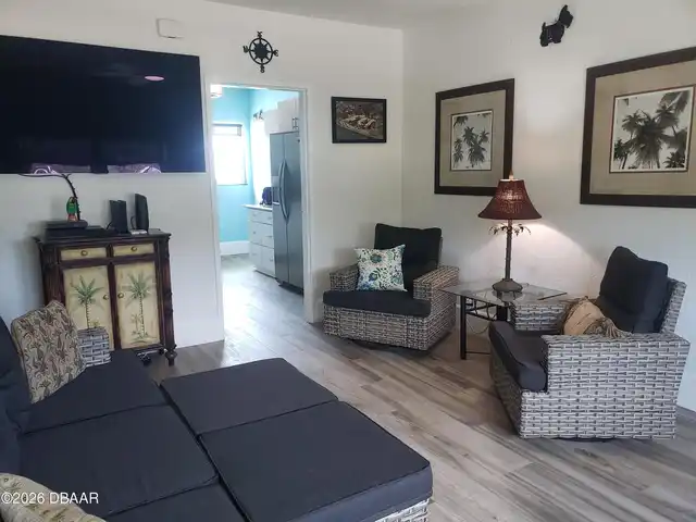 Listing Photo 12