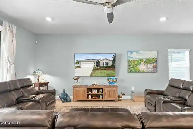 Listing Photo 9