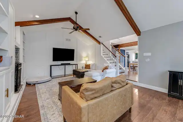 Listing Photo 8