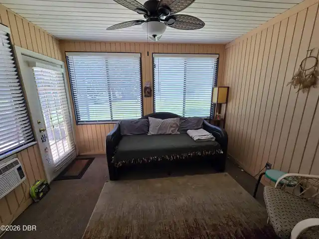 Listing Photo 9
