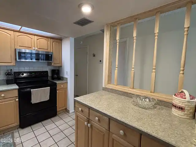 Listing Photo 9