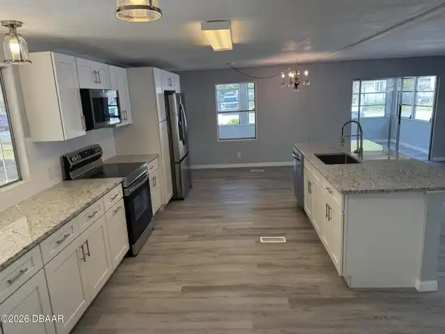 Listing Photo 8