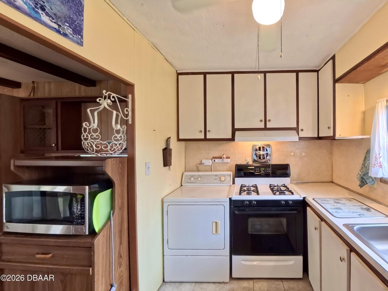 Listing Photo 12