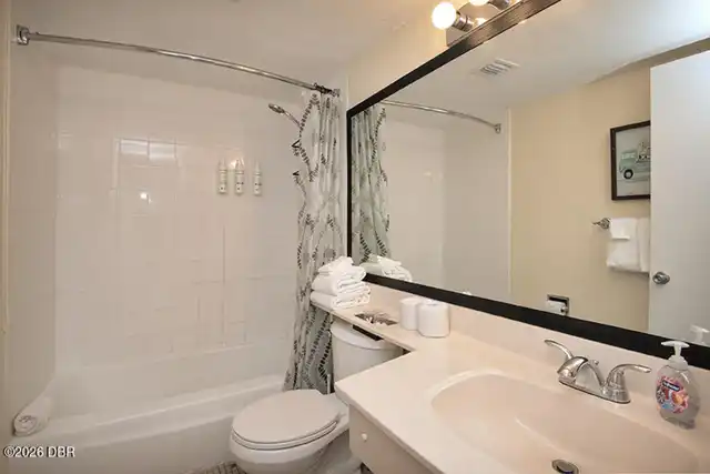 Listing Photo 10