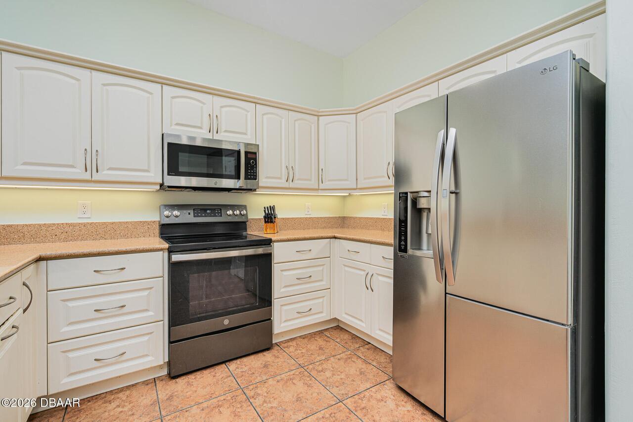 Listing Photo 12