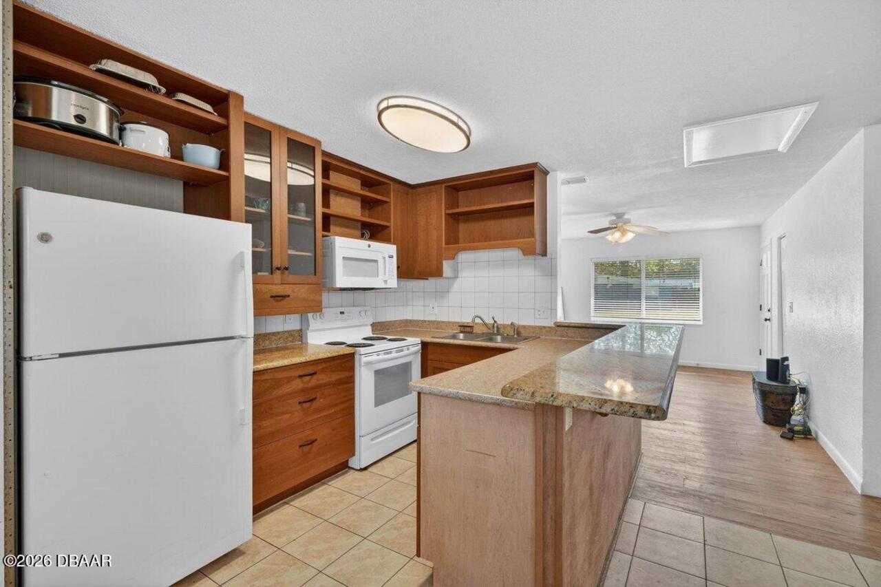 Listing Photo 10