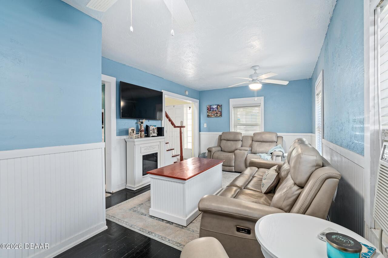 Listing Photo 11