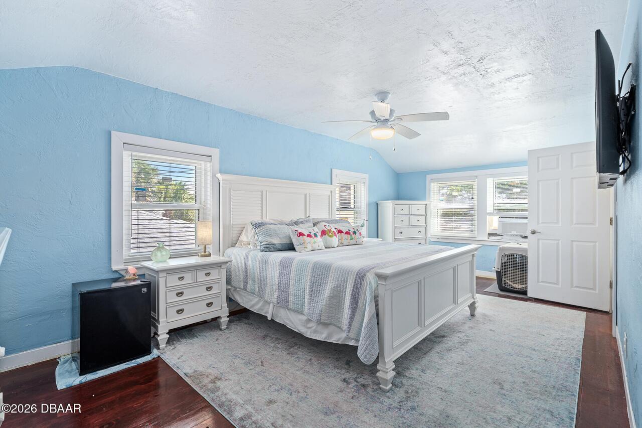 Listing Photo 17
