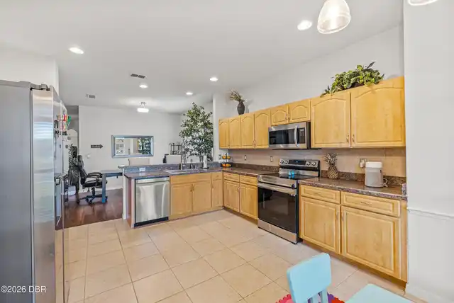 Listing Photo 6