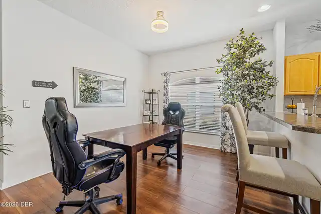 Listing Photo 10