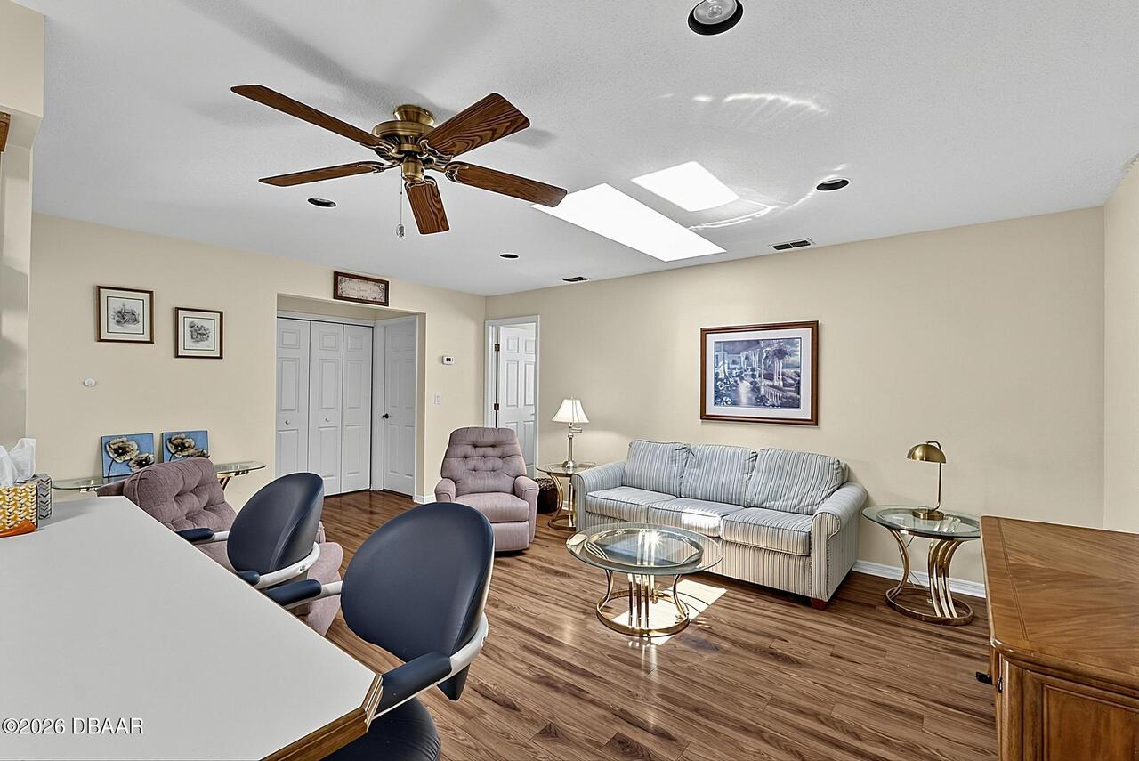 Listing Photo 6