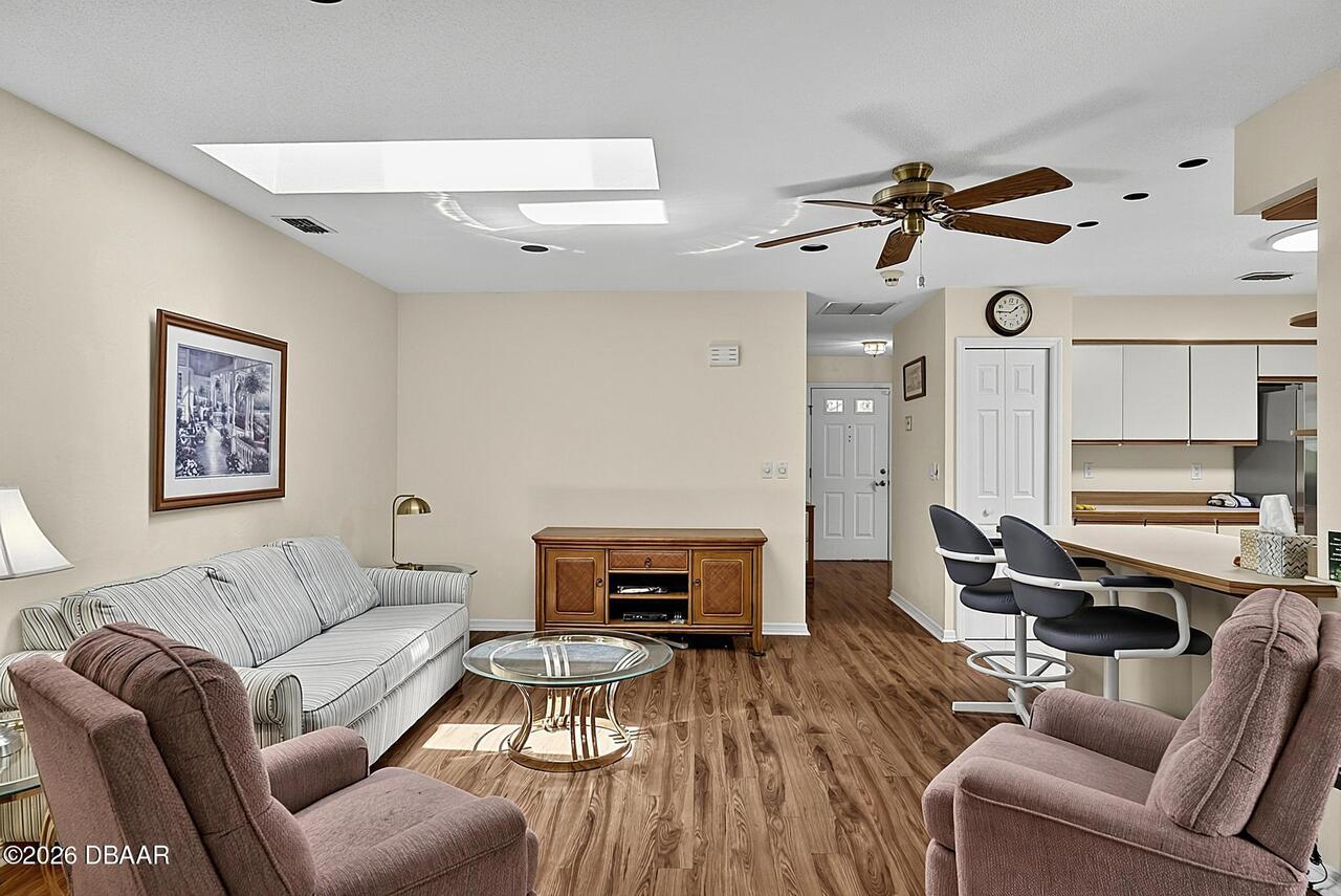 Listing Photo 8