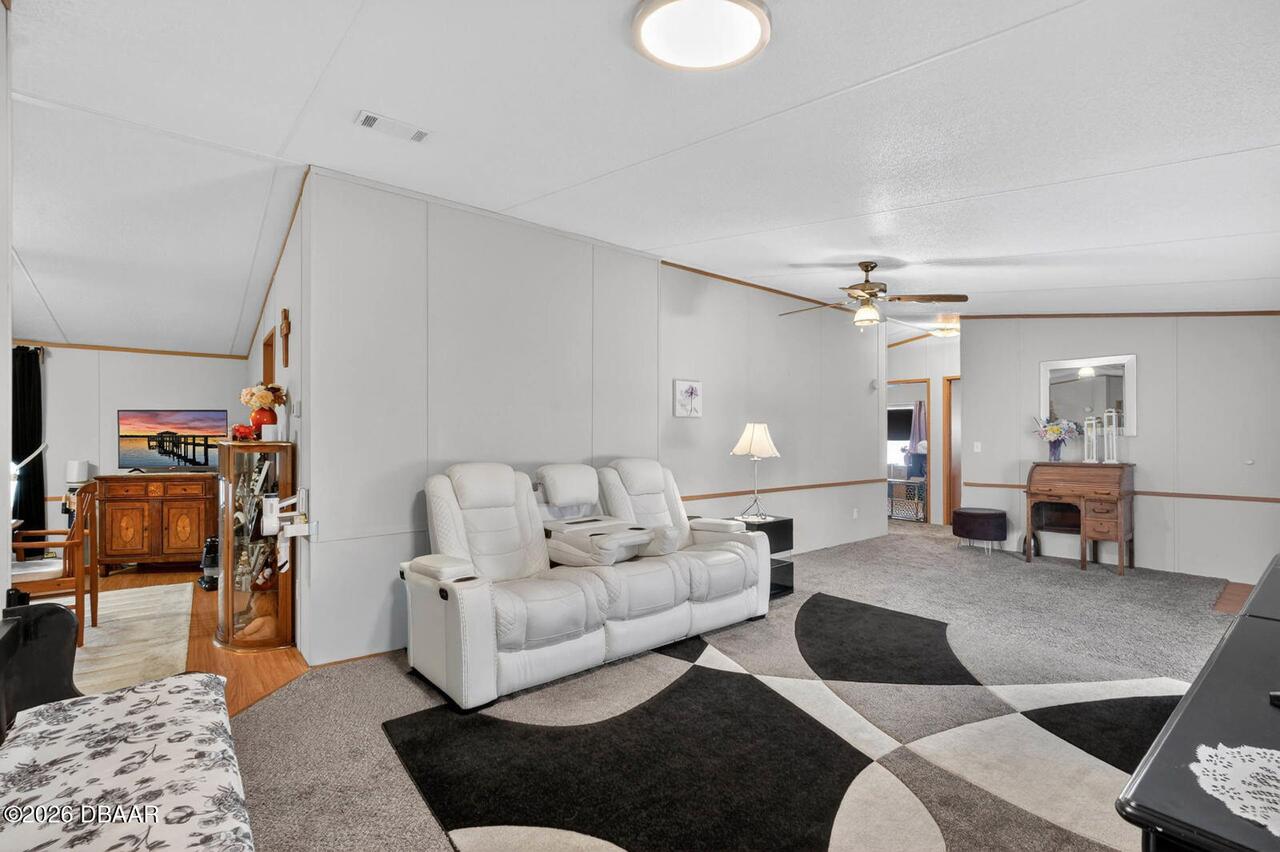 Listing Photo 7