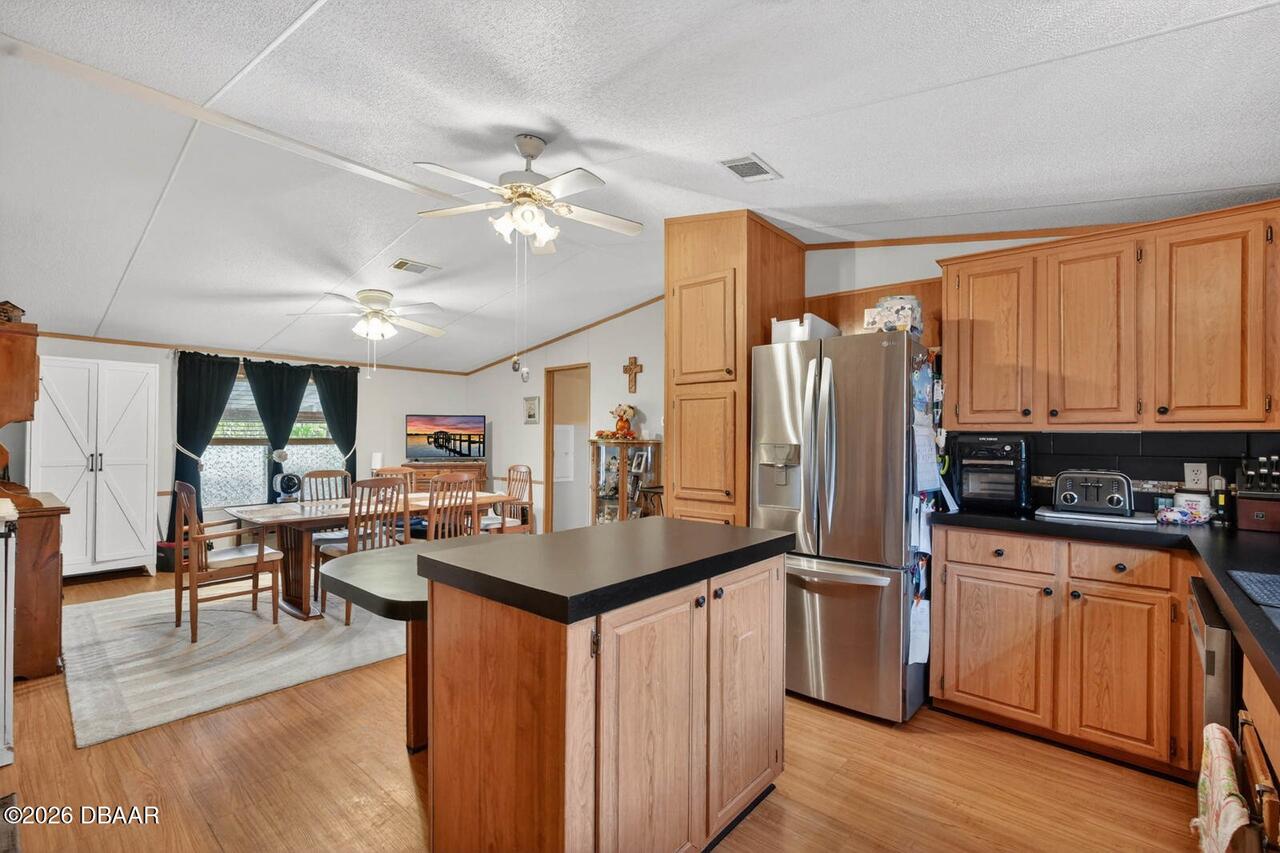 Listing Photo 12