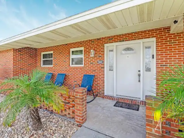 Listing Photo 10