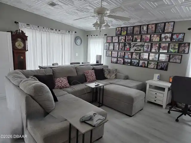Listing Photo 9