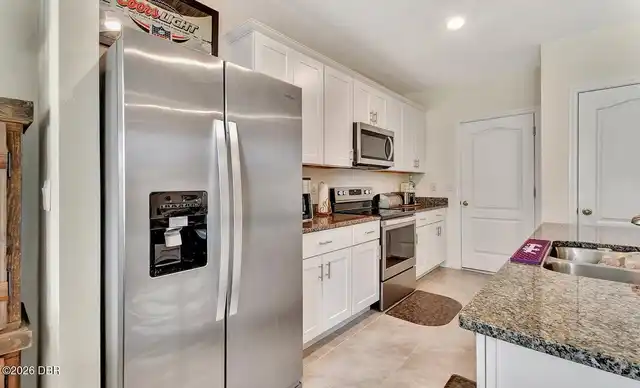 Listing Photo 12