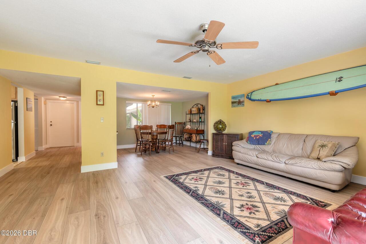 Listing Photo 12