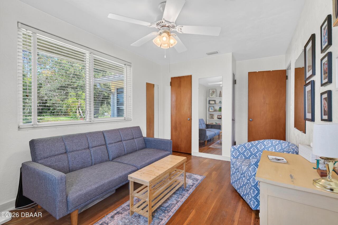 Listing Photo 11