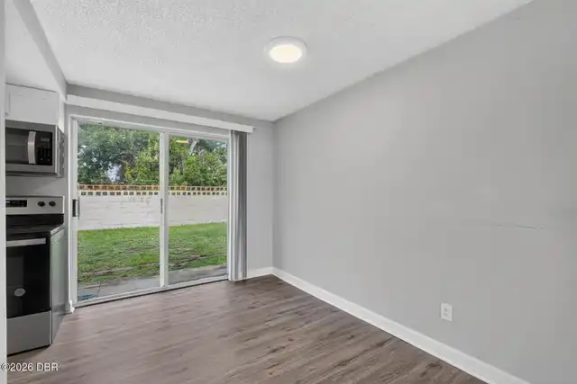 Listing Photo 7