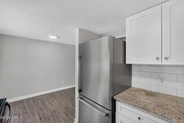 Listing Photo 10