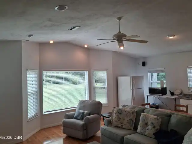 Listing Photo 9