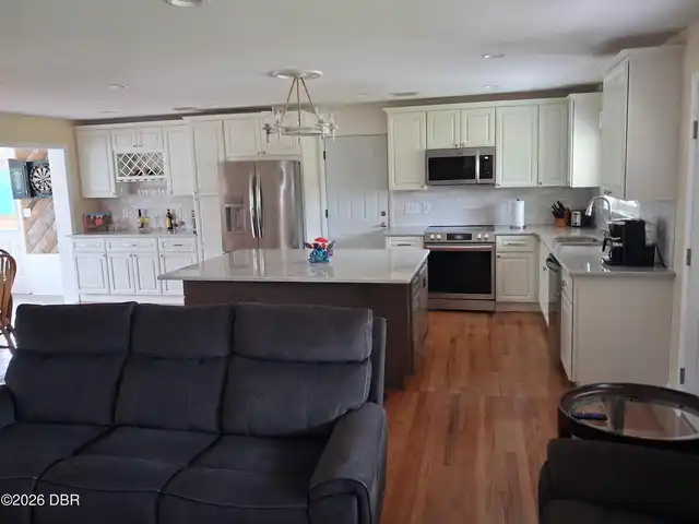 Listing Photo 5