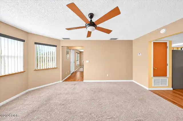 Listing Photo 19
