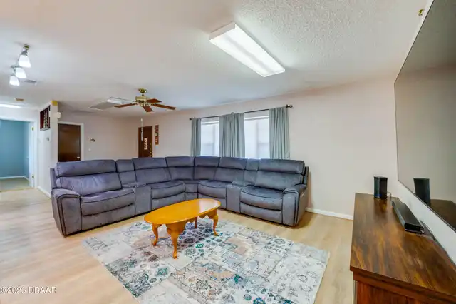 Listing Photo 9