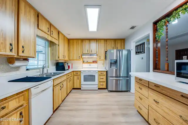 Listing Photo 12