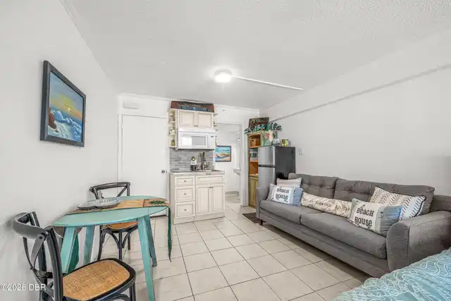 Listing Photo 12