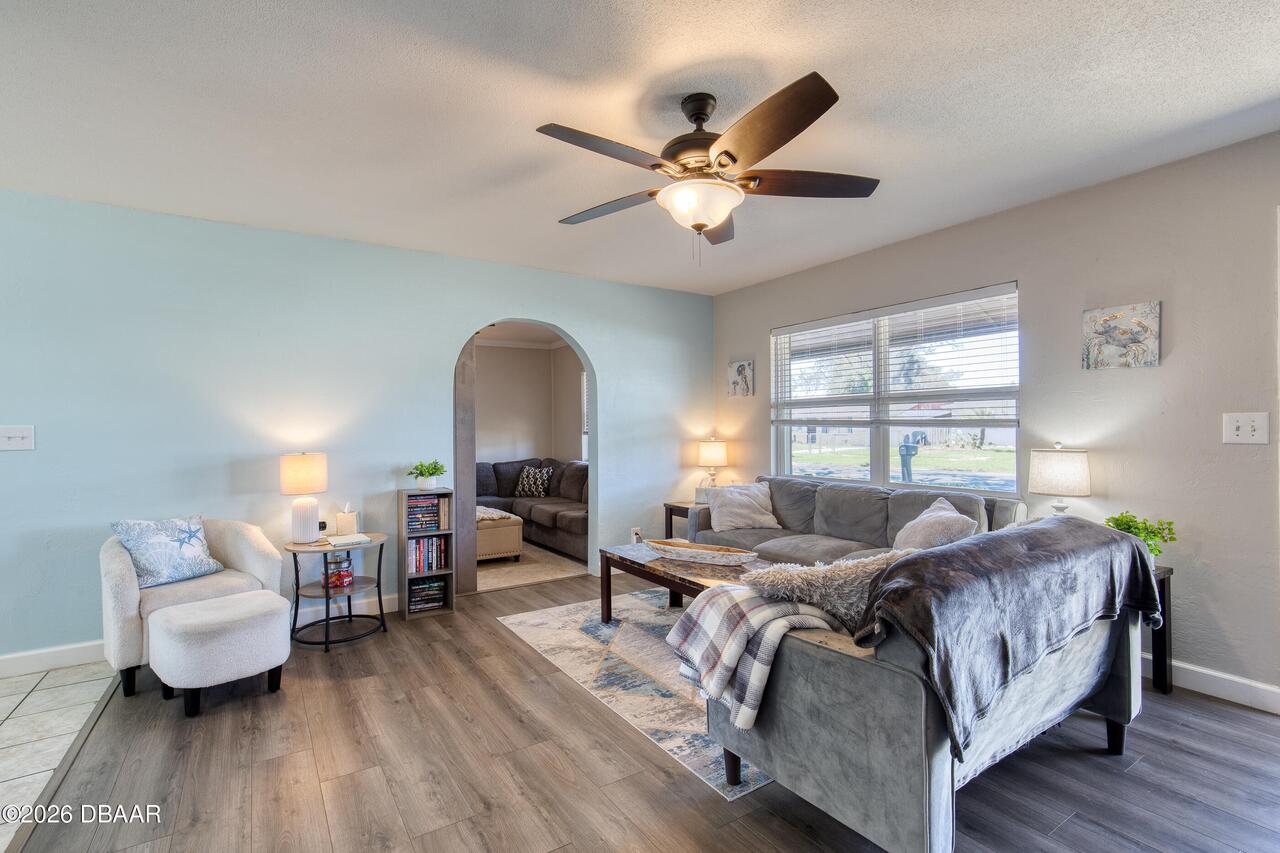 Listing Photo 8