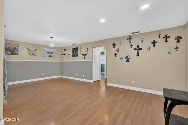 Listing Photo 7