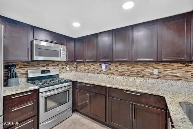 Listing Photo 15