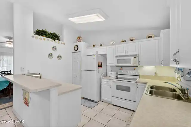 Listing Photo 12