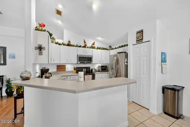 Listing Photo 8