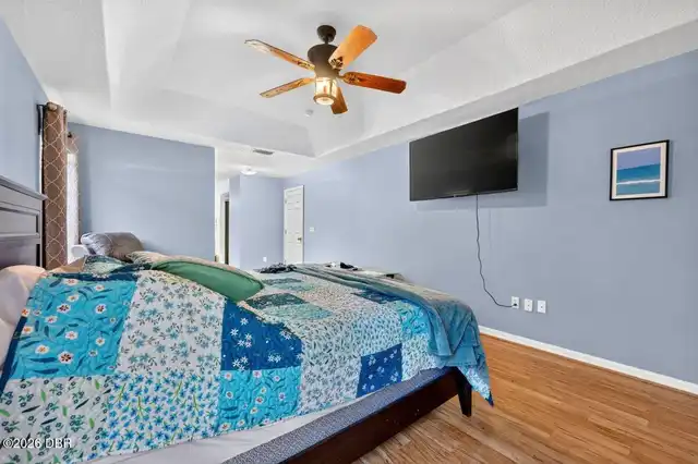 Listing Photo 10