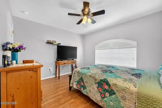Listing Photo 18