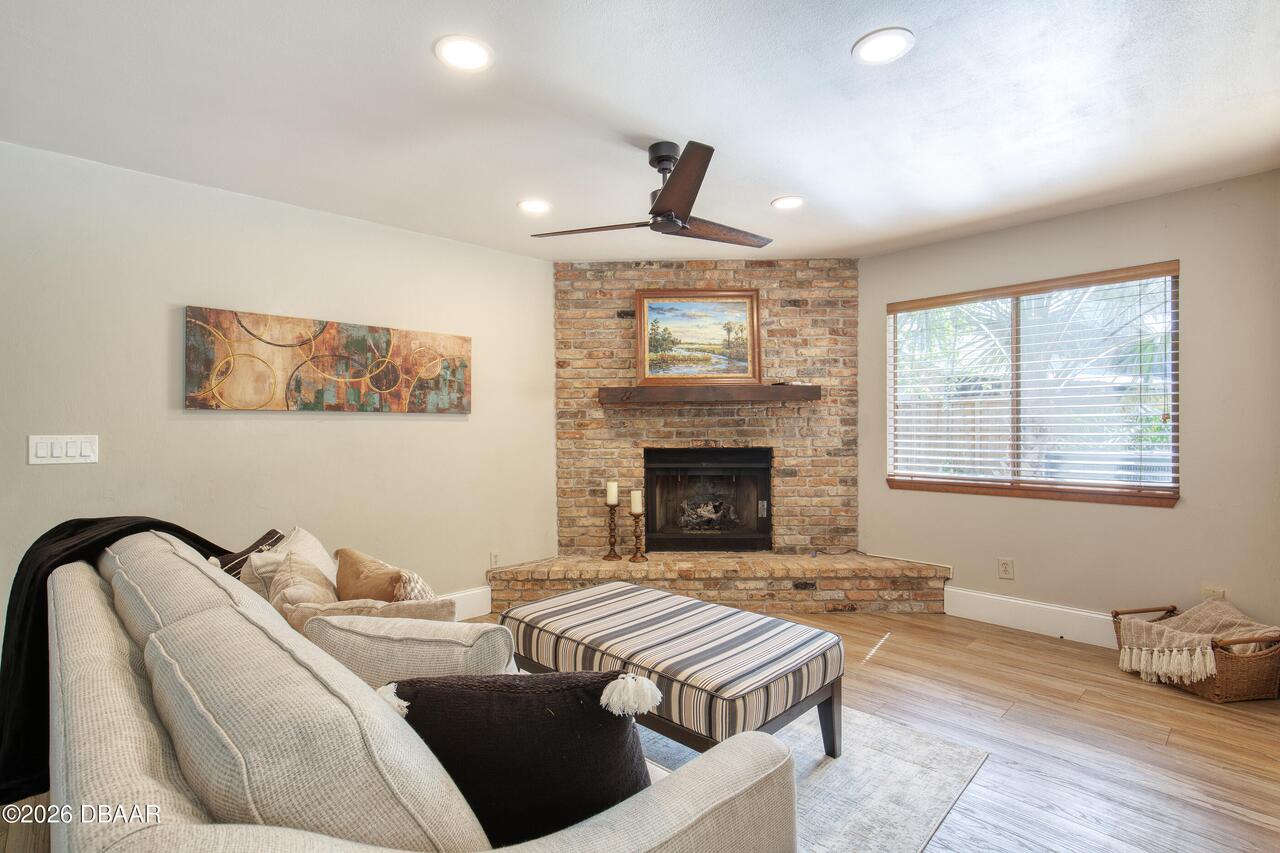 Listing Photo 15
